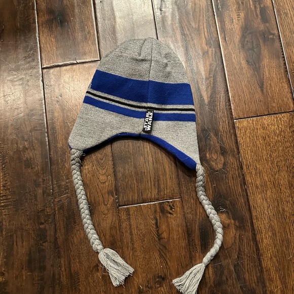 Star Wars R2D2 Winter Hat - Picture 2 of 2